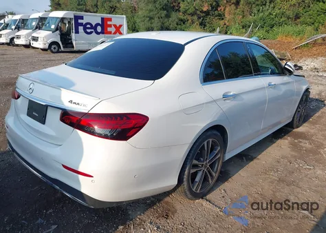 2021 Mercedes-Benz E 350 4Matic z USA, uszkodzony, nr VIN W1KZF8EB4MA892483